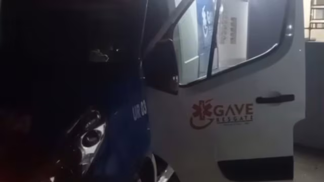 Carro atinge árvore em Nova Era e idoso de 83 anos é levado ao hospital