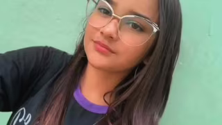 Adolescente morre após choque elétrico ao alisar o cabelo com chapinha dentro de casa