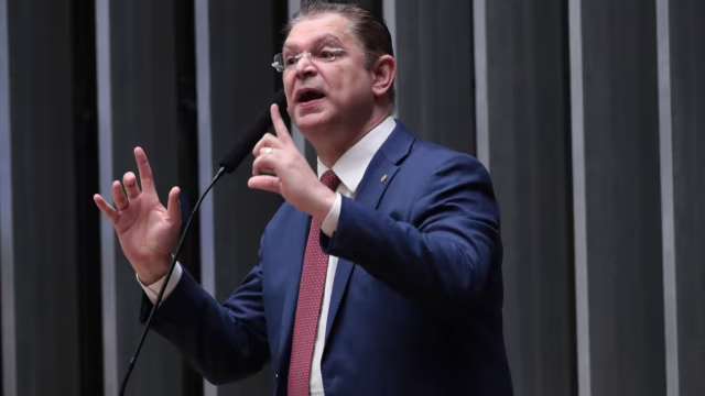 PL pede que diretor-geral da PF explique troca de delegado em inquérito sobre fraudes no INSS