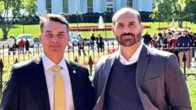 Documentos sobre filme de Bolsonaro elevam desgaste de Flávio e Eduardo na crise do Banco Master