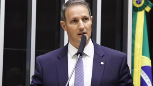 Derrite diz que crise envolvendo Flávio Bolsonaro e filme “Dark Horse” é “página virada”