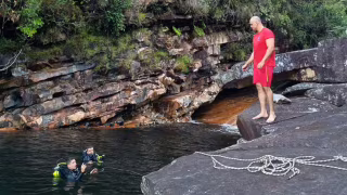 Homem morre afogado ao salvar a esposa na Cachoeira do Escorregador, em Buenópolis