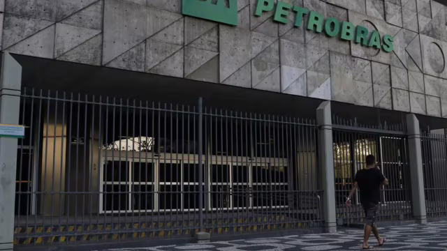 Lula vai a Paulínia para anúncio de R$ 37 bilhões em investimentos da Petrobras até 2030