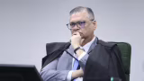 Flávio Dino relata ameaça após nome ser identificado em cartão de embarque em SP