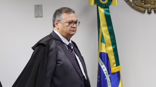 Dino cobra governo sobre falta de transparência em emendas e identificação de beneficiários