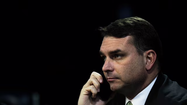 Flávio Bolsonaro diz que se reuniu com Daniel Vorcaro para encerrar aporte em filme