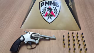 Suspeito é preso após PM apreender revólver e munições durante operação em Manhuaçu