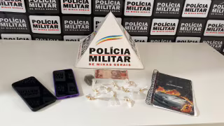 PM prende jovem em flagrante por tráfico e apreende crack e maconha em Santa Rita de Minas