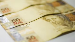 Aposentada diz ter R$ 20,8 mil descontados por consignado que afirma não ter contratado