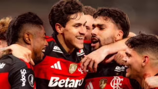 Flamengo vence o Estudiantes no Maracanã e garante vaga antecipada nas oitavas