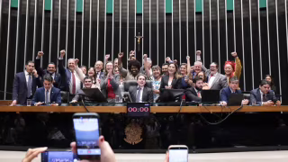 Câmara aprova MP que muda reajuste do piso do magistério e eleva mínimo de 2026