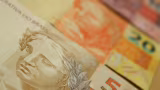 Inflação acelera para famílias de baixa renda em abril e perde força entre as mais ricas