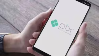 Receita nega “taxação do Pix” e diz que mudanças miram fraudes e lavagem de dinheiro