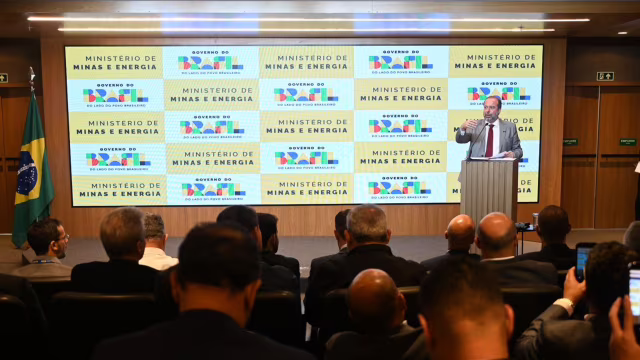 Governo anuncia edital de R$ 450 milhões para projetos em municípios atingidos por Mariana