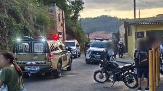 Homem é morto a tiros dentro de casa em Coronel Fabriciano; uma pessoa é detida