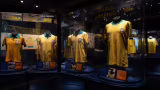 Exposição “Amarelinha” estreia no Museu do Futebol e reúne camisas históricas da Seleção