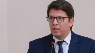 Câmara informa ao STF que Mário Frias viajou ao exterior sem autorização formal