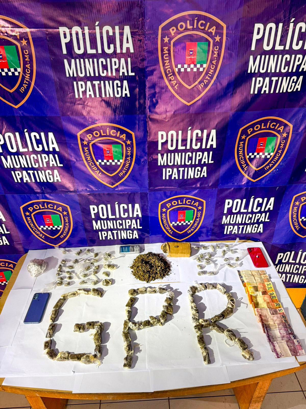 SUGESTÃO DE PAUTA - Polícia Municipal apreende grande quantidade de maconha e dois menores no Vila Celeste