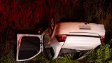 Carro sai da pista e capota na BR-472; cinco jovens ficam feridos em Três de Maio