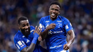 Cruzeiro vence a Chapecoense por 2 a 1 no Mineirão e sobe para 9º no Brasileiro