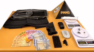 Denúncia de tiros leva PM a prender jovem de 18 anos e apreender drogas em Ipatinga