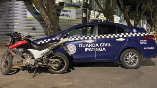 Guarda Municipal prende suspeito de adulterar placa de moto em Ipatinga