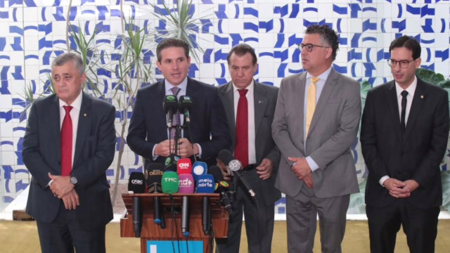 PEC do fim da escala 6x1 prevê jornada de 40 horas sem corte de salário e transição em um ano