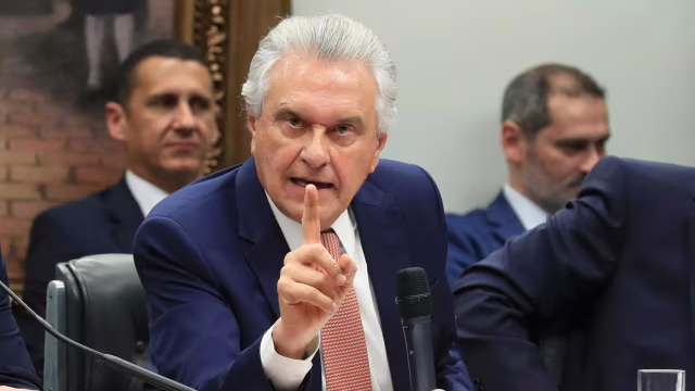 Caiado evita críticas a Flávio Bolsonaro e diz que avaliação deve ser do eleitor