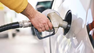 Governo fixa subvenção de R$ 0,44 por litro de gasolina por dois meses e detalha regras