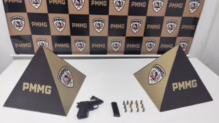 Denúncia anônima leva PM a prender motorista com pistola e munições em Timóteo