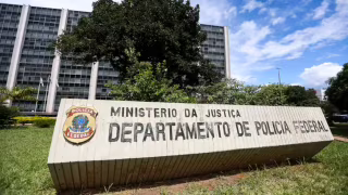 PF apura suposta cobrança de Flávio Bolsonaro a Daniel Vorcaro