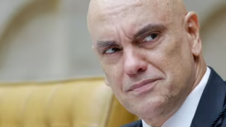 Moraes dá cinco dias para PGR opinar sobre pedido para incluir Bolsonaro em inquérito