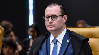 Pedido de vista no STF suspende julgamento sobre escolas cívico-militares em SP