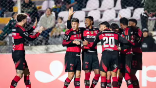 Flamengo goleia Cusco no fim, vence por 3 a 0 e confirma liderança invicta na Libertadores