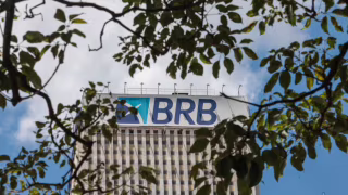 Comissão do Senado convoca presidente do BRB para explicar operações com Banco Master