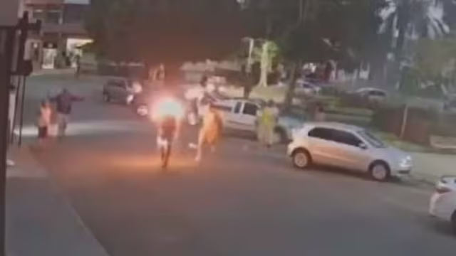 VÍDEO: Homem tem corpo incendiado após cobrança de R$ 10 em MG