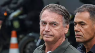 Nunes Marques dá 20 dias para PGR se manifestar sobre pedido de revisão da condenação de Jair Bolsonaro