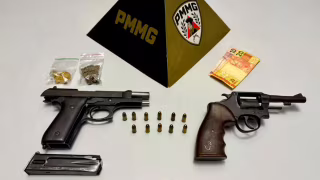 Homem e mulher são presos com armas e drogas durante diligências em Santana do Paraíso