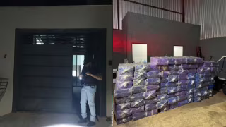 Vítima foge de cativeiro e denúncia leva Polícia Civil a galpão com mais de 2 toneladas de maconha no PR