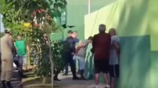 Homem é preso após tentar agarrar e arrastar alunos em frente a escola em Miranda