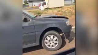 Motorista atropela duas pedestres na BR-262, em Uberaba, abandona carro na pista e foge