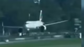 Avião da Latam arremete após tocar a pista no Aeroparque, em Buenos Aires