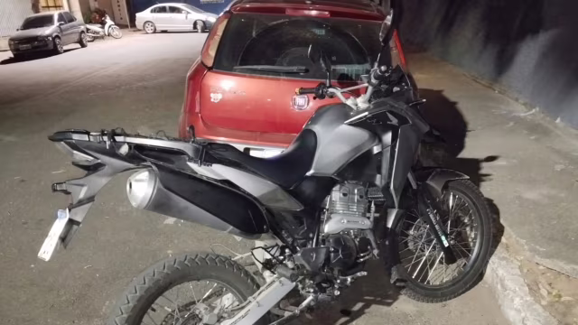 PM recupera moto furtada e apreende dois adolescentes em Caratinga