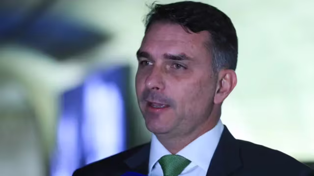 TSE suspende, por liminar, divulgação de pesquisa sobre queda de Flávio Bolsonaro