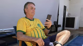 Bolsonaro pede a Moraes autorização para receber nora e netas durante prisão domiciliar