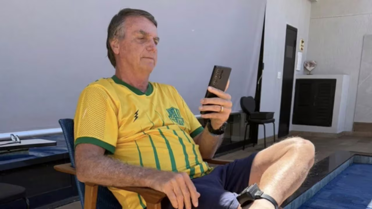 Bolsonaro pede a Moraes para receber visita de nora e netos