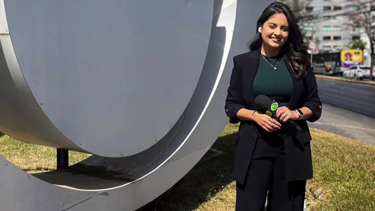 Alice Ribeiro, repórter da Band Minas que estava no carro envolvido no acidente desta quarta-feira (15).