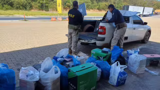 PRF apreende mercadorias estrangeiras em fiscalização na BR-365, em Montes Claros