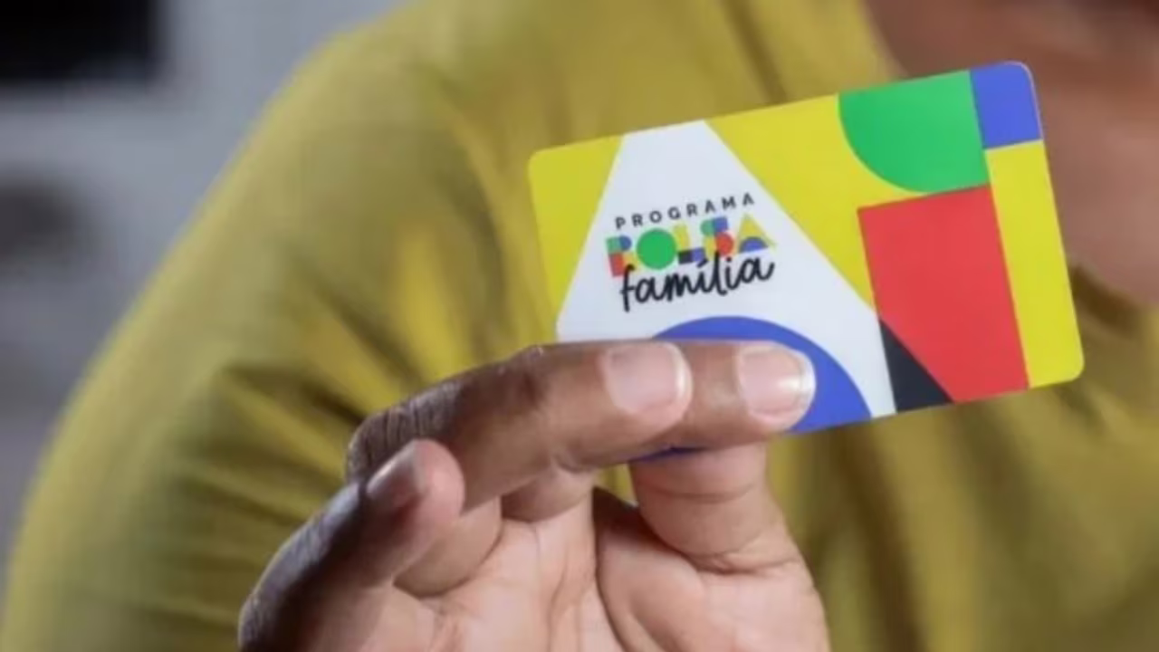 Por que a oposição não assina PEC que proíbe voto de beneficiários do Bolsa Família