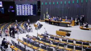 CCJ aprova admissibilidade de PEC que reduz maioridade penal para 16 anos
